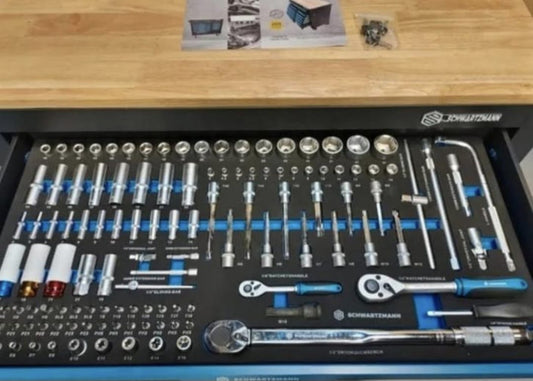 12 Laden Gevulde Gereedschapswagen