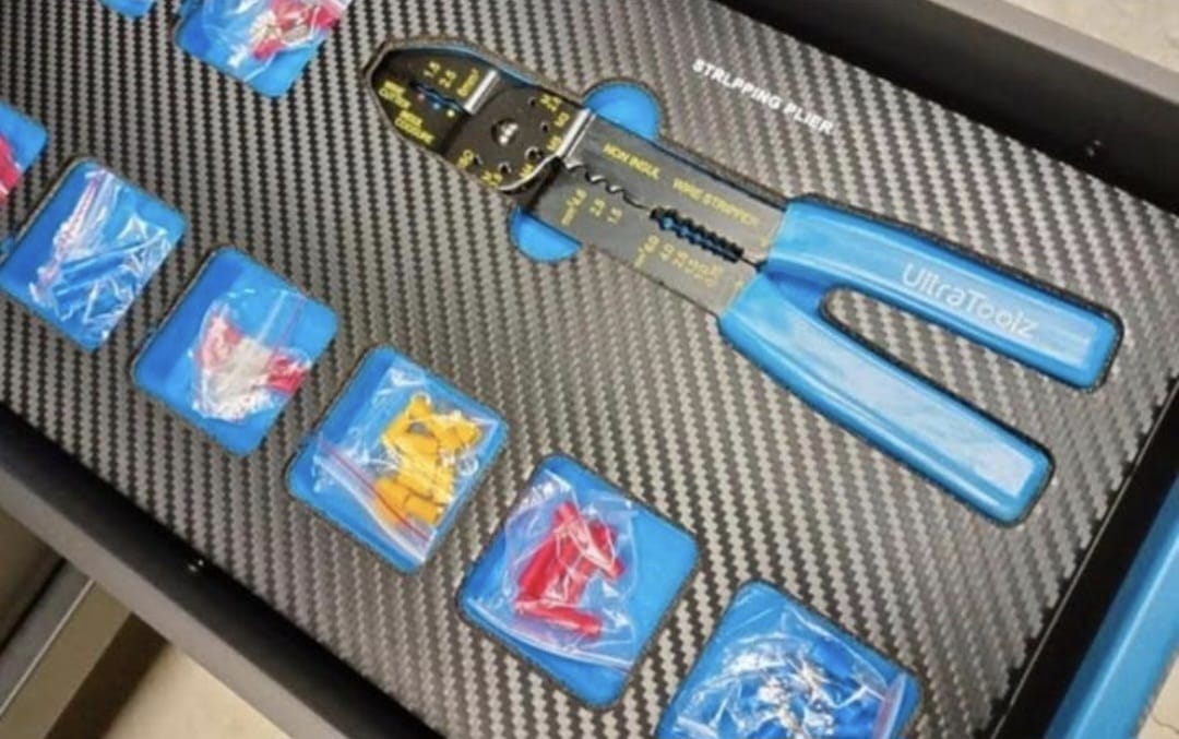 12 Laden Gevulde Gereedschapswagen